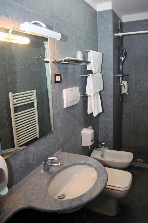 Hotel Raphael Montecatini Terme Værelse billede